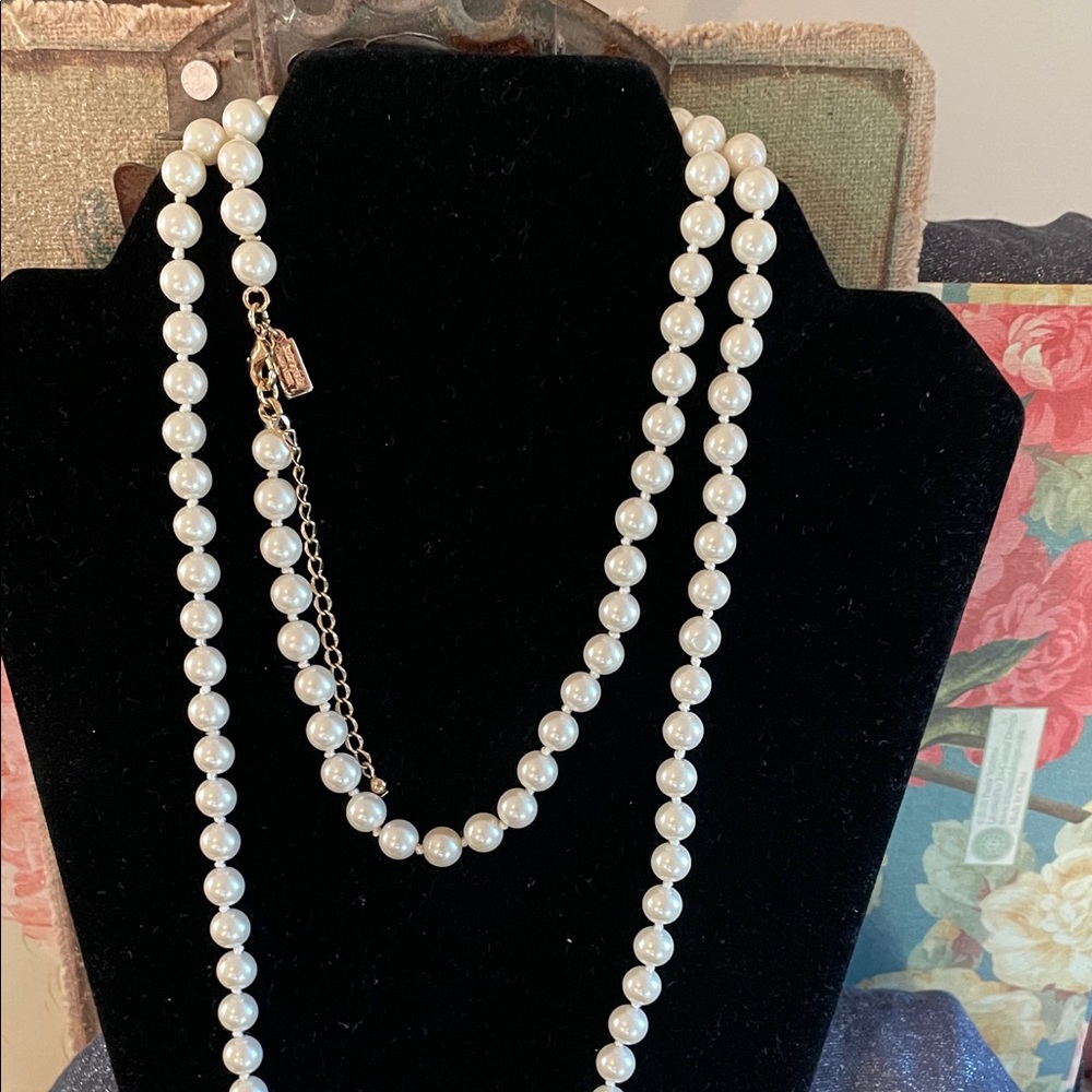 Authentic Kate Spade -New York Single Strand White Pearls of Wisdom Gold clasp